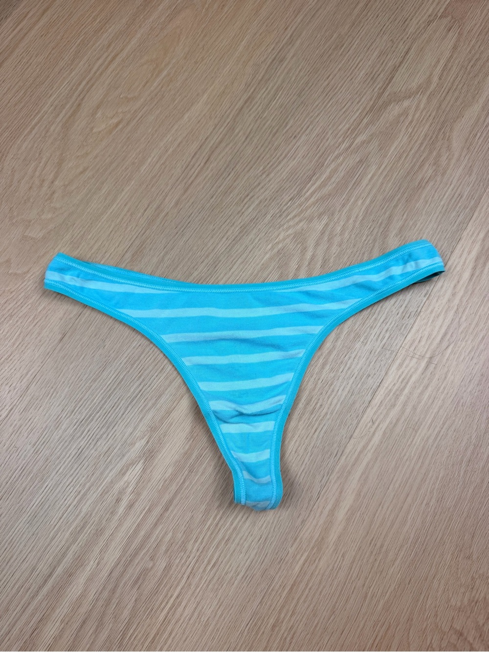 2003 Y2K Vintage PINK Victoria’s Secret Thong Panty S